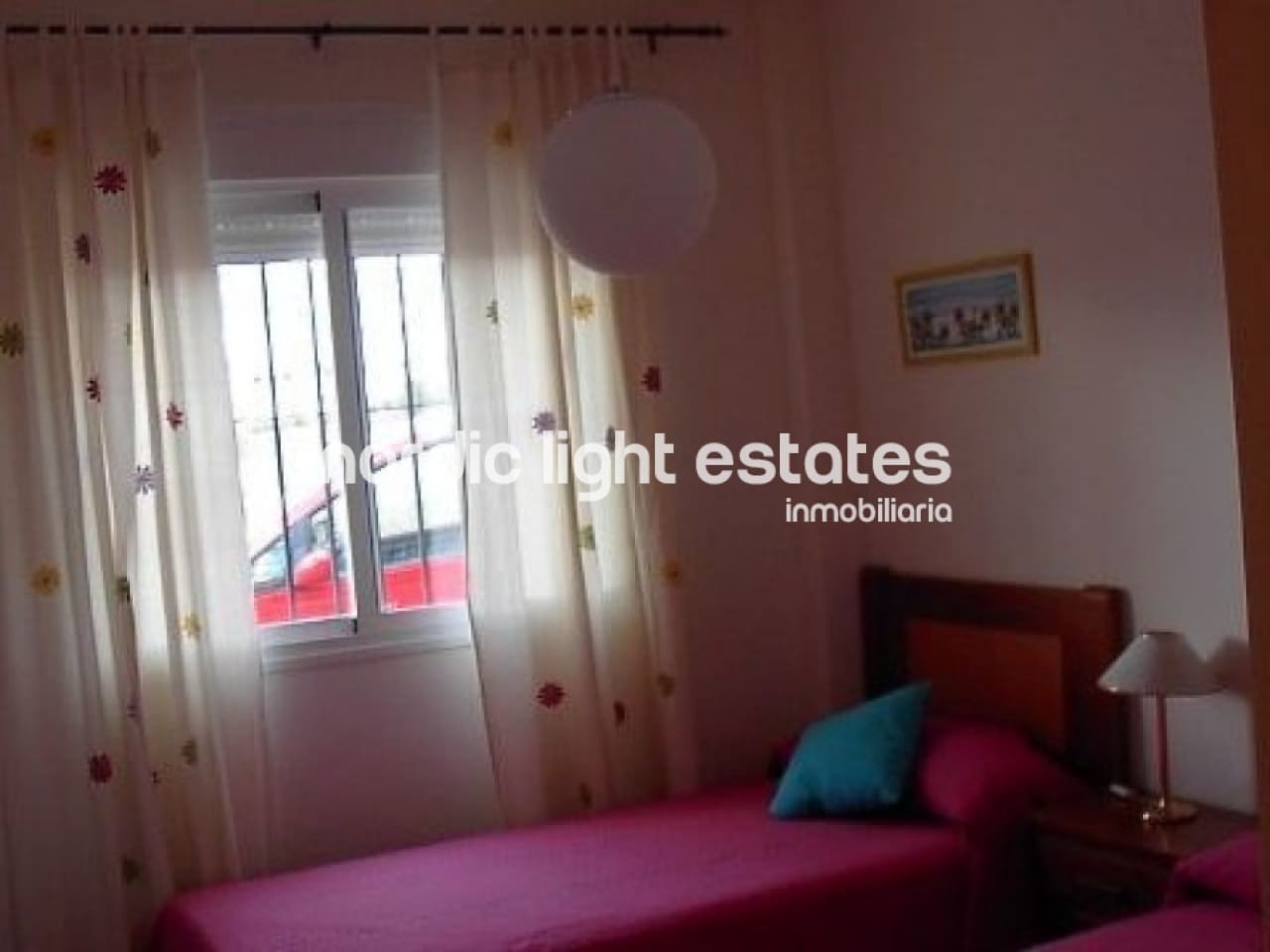 2 sypialnia Dom blizniak na sprzedaż w Torrox-Costa z basenem garażem - 295 000 € (Ref: 9897135)