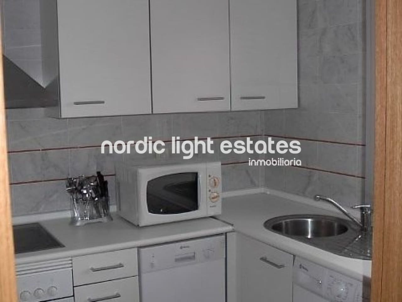 2 sypialnia Dom blizniak na sprzedaż w Torrox-Costa z basenem garażem - 295 000 € (Ref: 9897135)