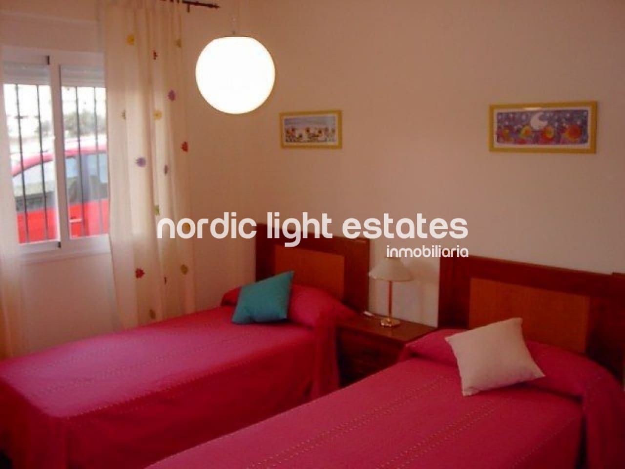2 sypialnia Dom blizniak na sprzedaż w Torrox-Costa z basenem garażem - 295 000 € (Ref: 9897135)
