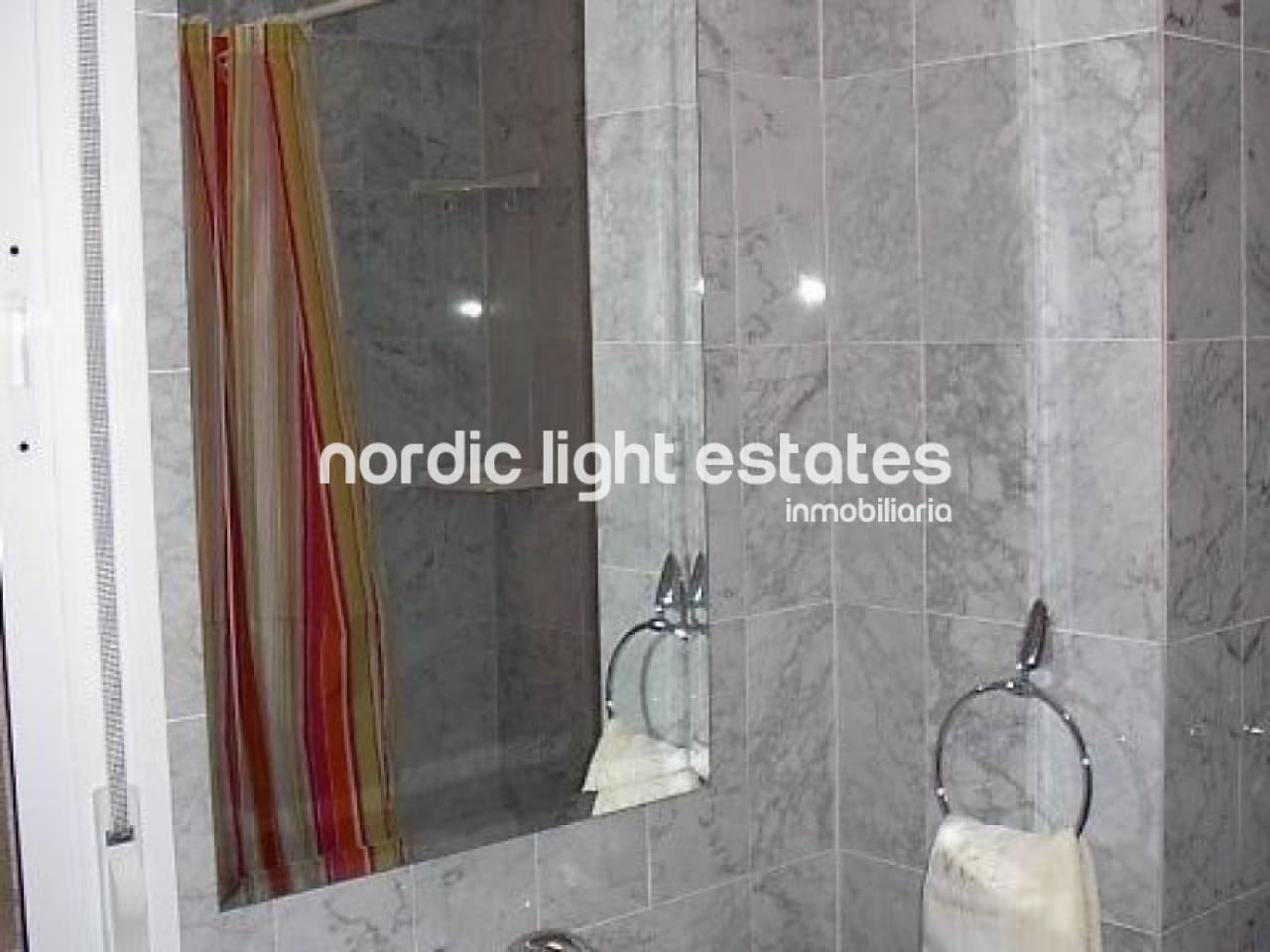 2 sypialnia Dom blizniak na sprzedaż w Torrox-Costa z basenem garażem - 295 000 € (Ref: 9897135)
