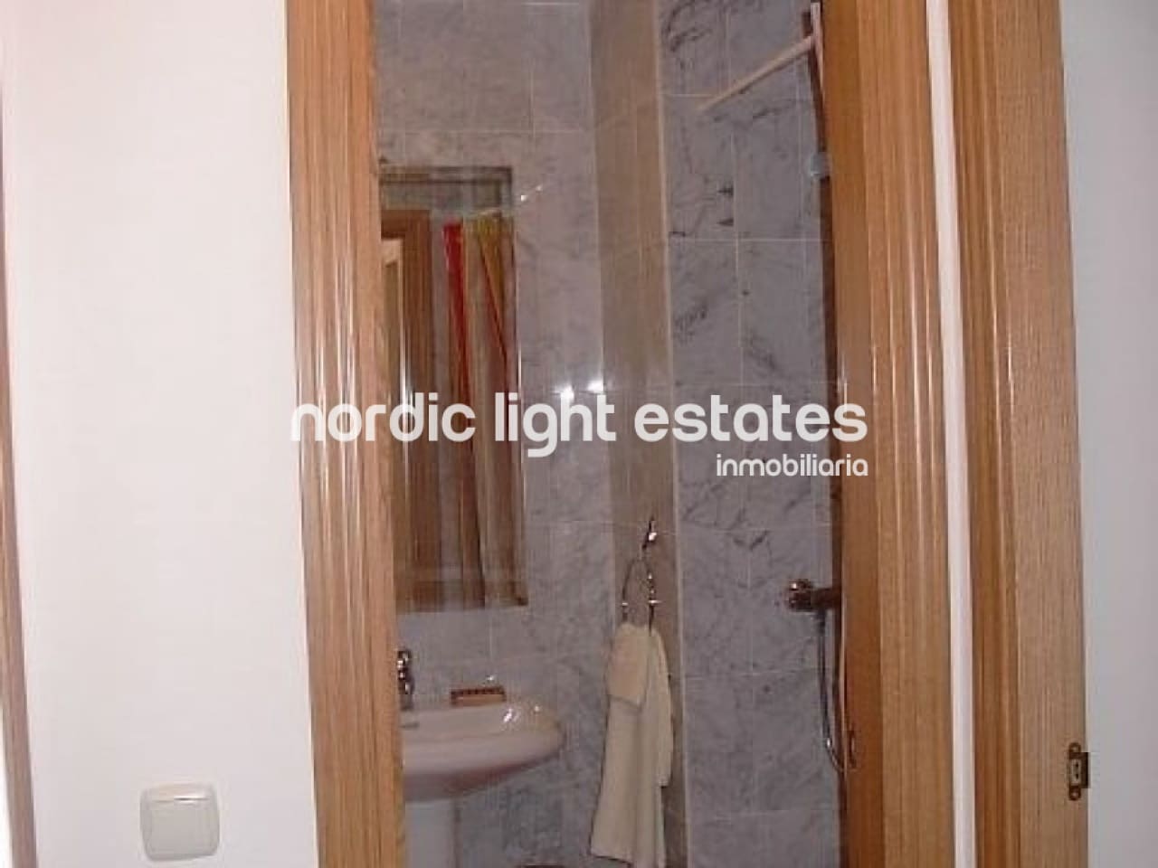 2 sypialnia Dom blizniak na sprzedaż w Torrox-Costa z basenem garażem - 295 000 € (Ref: 9897135)