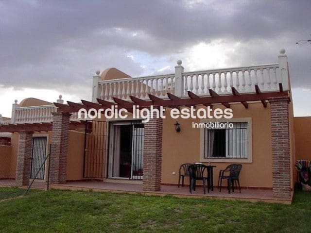 2 sypialnia Dom blizniak na sprzedaż w Torrox-Costa, Torrox z basenem garażem - 295 000 € (Ref: 9897135)
