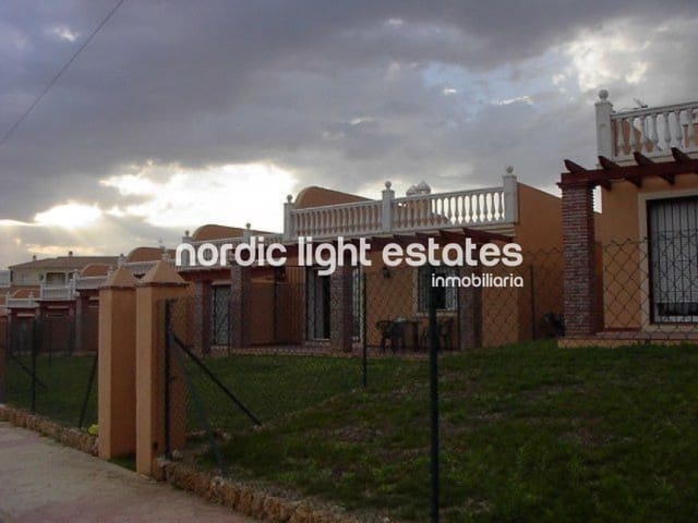 2 sypialnia Dom blizniak na sprzedaż w Torrox-Costa, Torrox z basenem garażem - 295 000 € (Ref: 9897135)