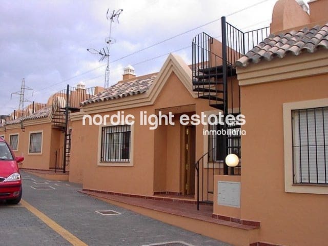 2 sypialnia Dom blizniak na sprzedaż w Torrox-Costa, Torrox z basenem garażem - 295 000 € (Ref: 9897135)