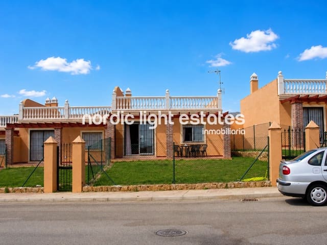 2 quarto Moradia Geminada para venda em Torrox-Costa, Torrox com piscina garagem - 295 000 € (Ref: 9897135)