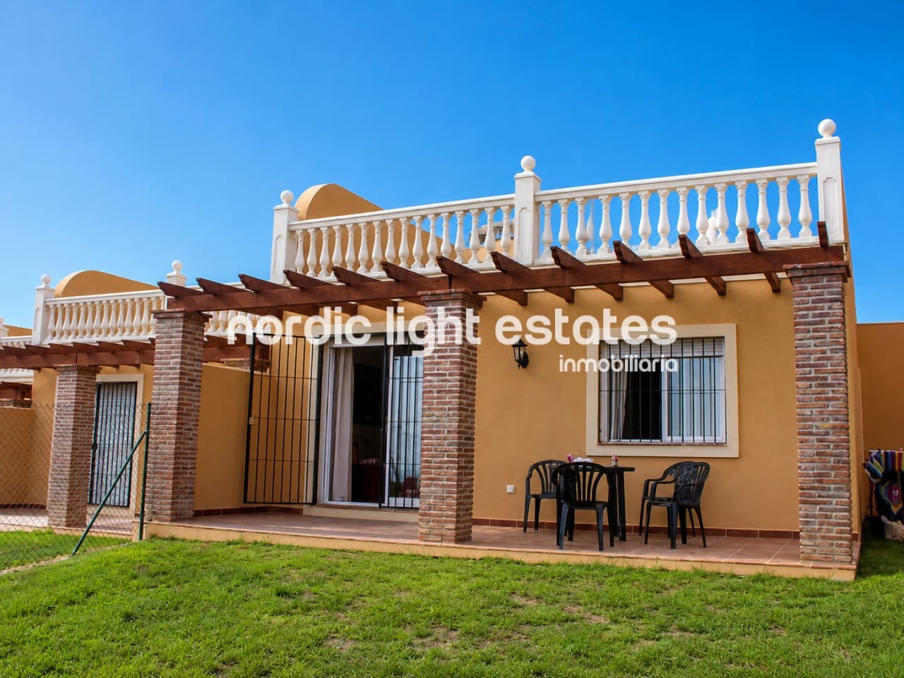 2 bedroom Semi-detached Villa for sale in Torrox-Costa with pool garage - € 295,000 (Ref: 9897135)