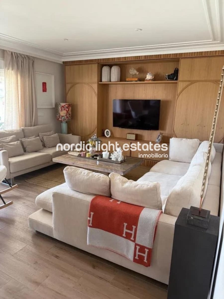 3 soveværelse Lejlighed til salg i Malaga by med swimmingpool garage - € 895.000 (Ref: 9905128)