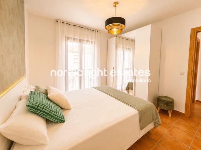 4 Zimmer Doppelhaus zu vermieten in Frigiliana - 1.400 € (Ref: 9909091)