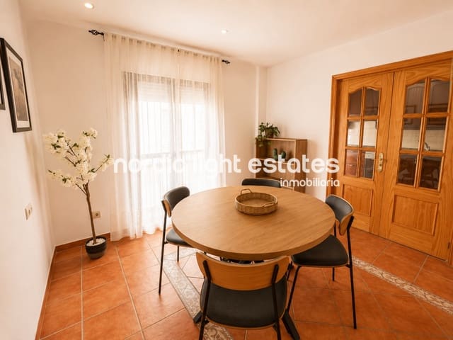 4 Zimmer Doppelhaus zu vermieten in Frigiliana - 1.400 € (Ref: 9909091)