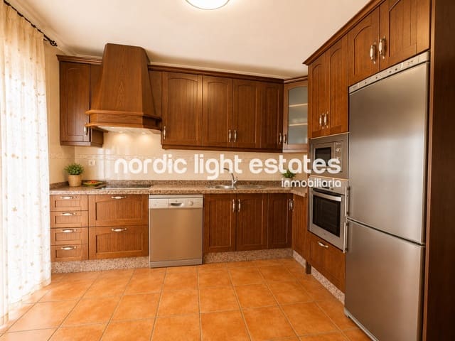 4 Zimmer Doppelhaus zu vermieten in Frigiliana - 1.400 € (Ref: 9909091)