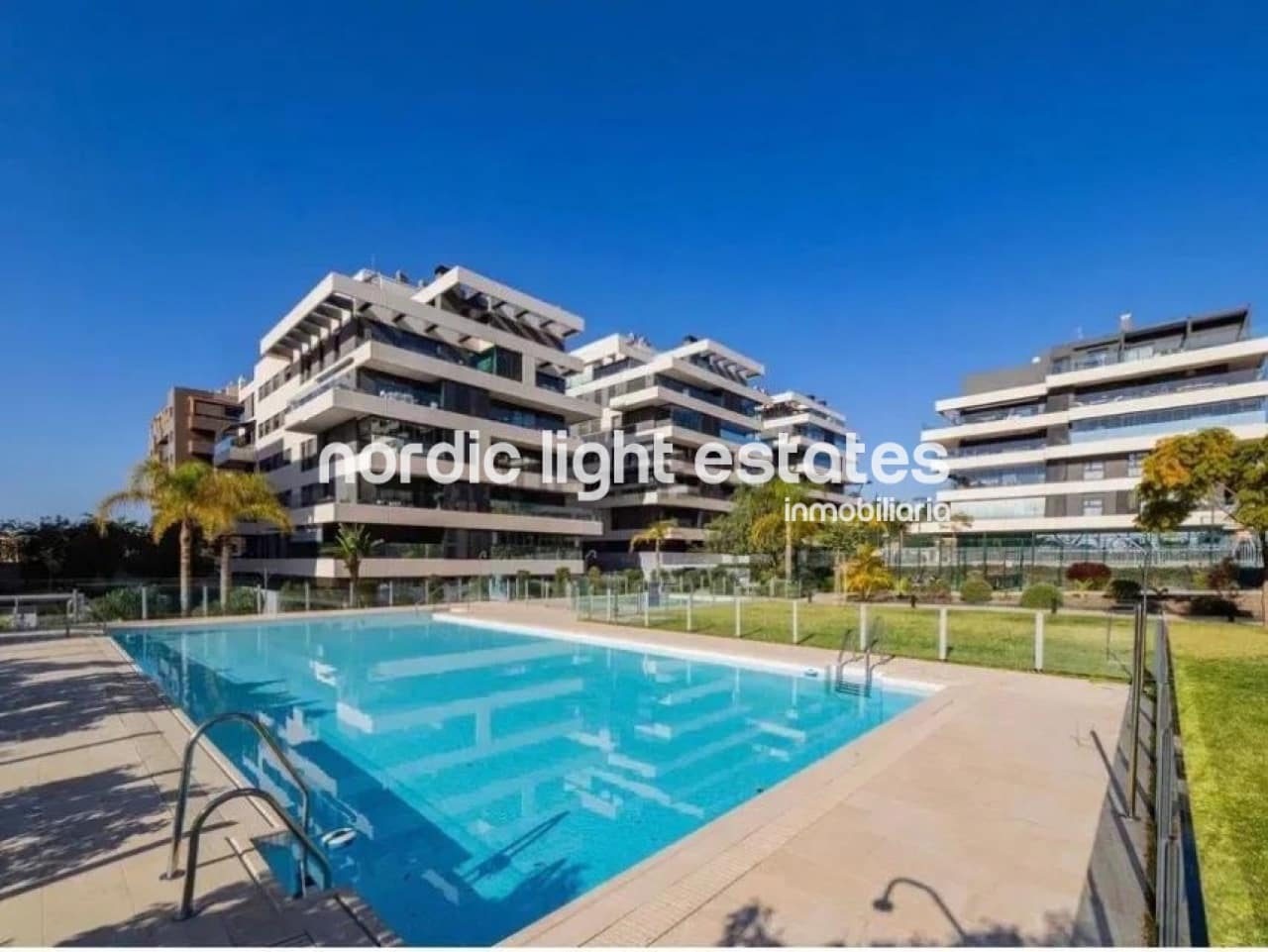 2 slaapkamer Appartement te koop in Malaga stad met zwembad garage - € 580.000 (Ref: 9924885)