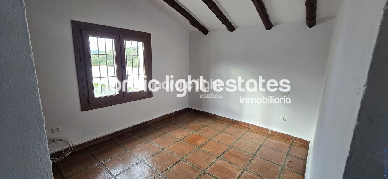 3 chambre Finca/Maison de Campagne à vendre à Velez-Malaga avec piscine garage - 475 000 € (Ref: 9925022)