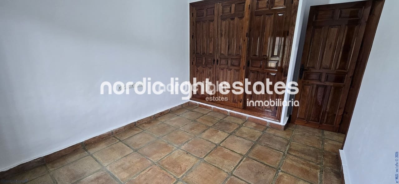 3 chambre Finca/Maison de Campagne à vendre à Velez-Malaga avec piscine garage - 475 000 € (Ref: 9925022)