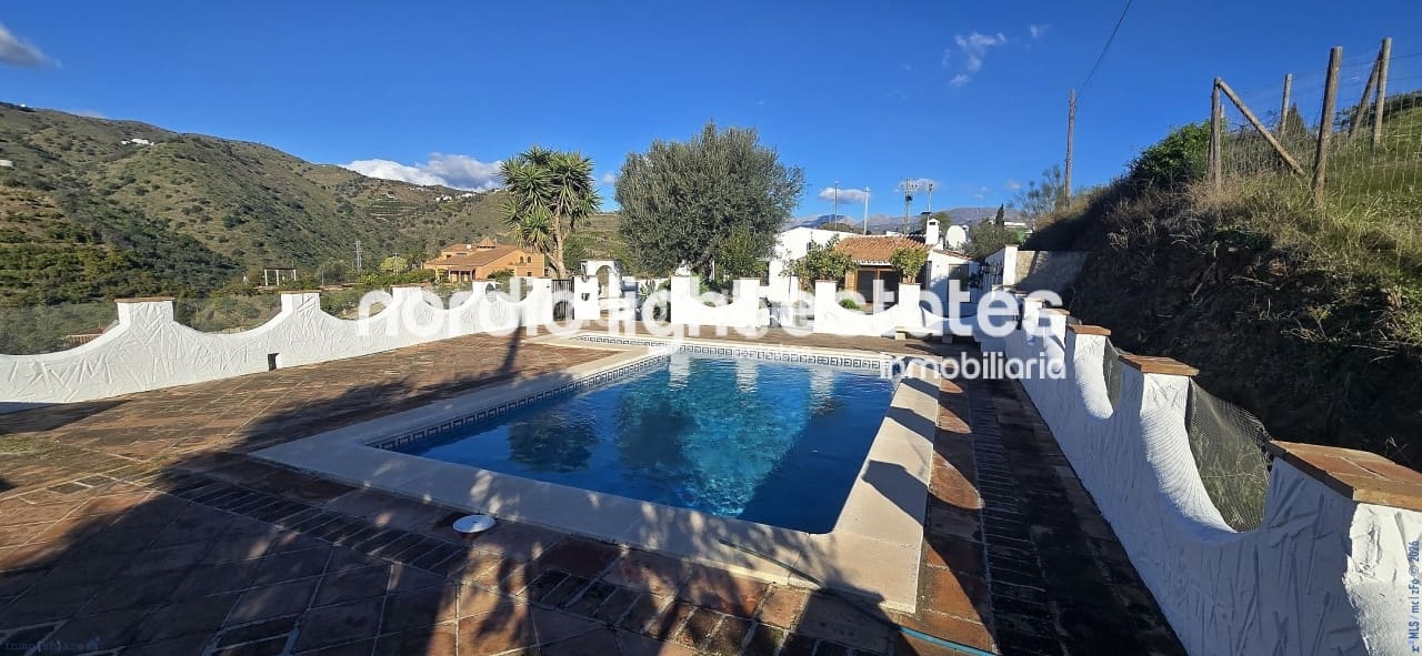 3 chambre Finca/Maison de Campagne à vendre à Velez-Malaga avec piscine garage - 475 000 € (Ref: 9925022)
