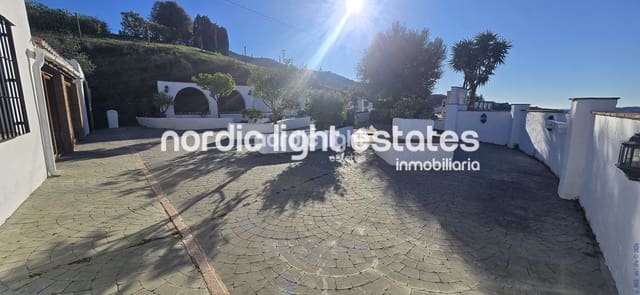 3 chambre Finca/Maison de Campagne à vendre à Vélez-Málaga avec piscine garage - 475 000 € (Ref: 9925022)