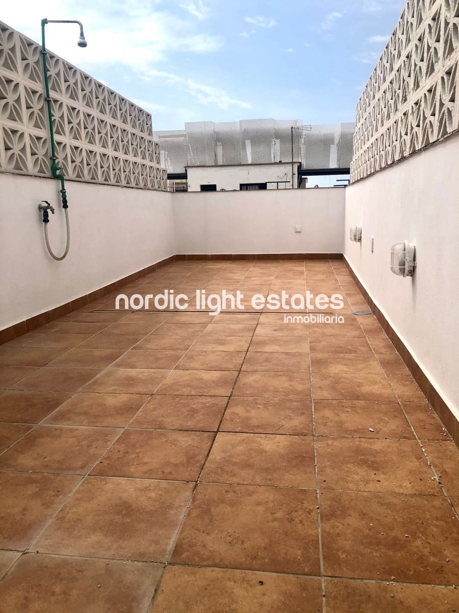 2 bedroom Apartment for rent in Nerja - € 725 (Ref: 9938774)