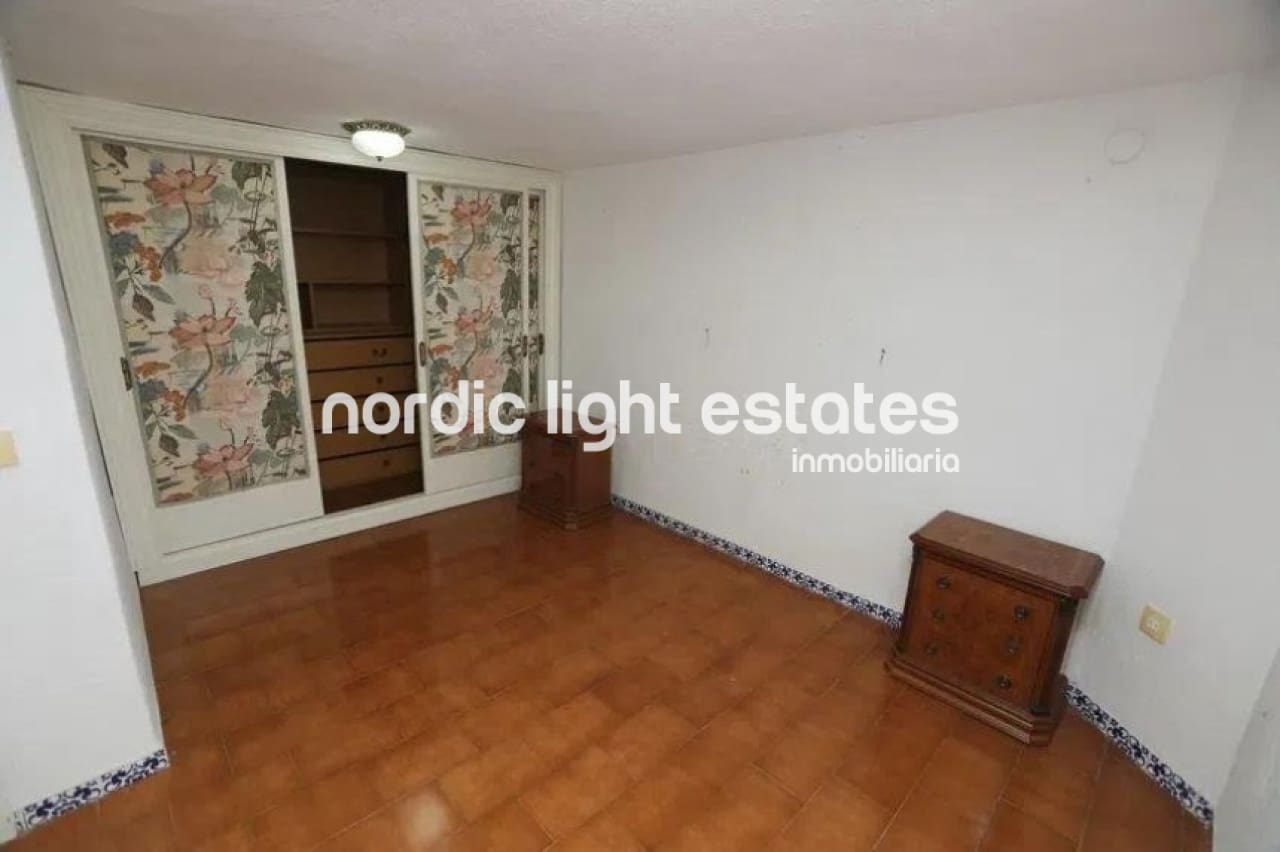 3 soveværelse Semi-Rækkehus til salg i La Cala del Moral med swimmingpool - € 690.000 (Ref: 9948613)