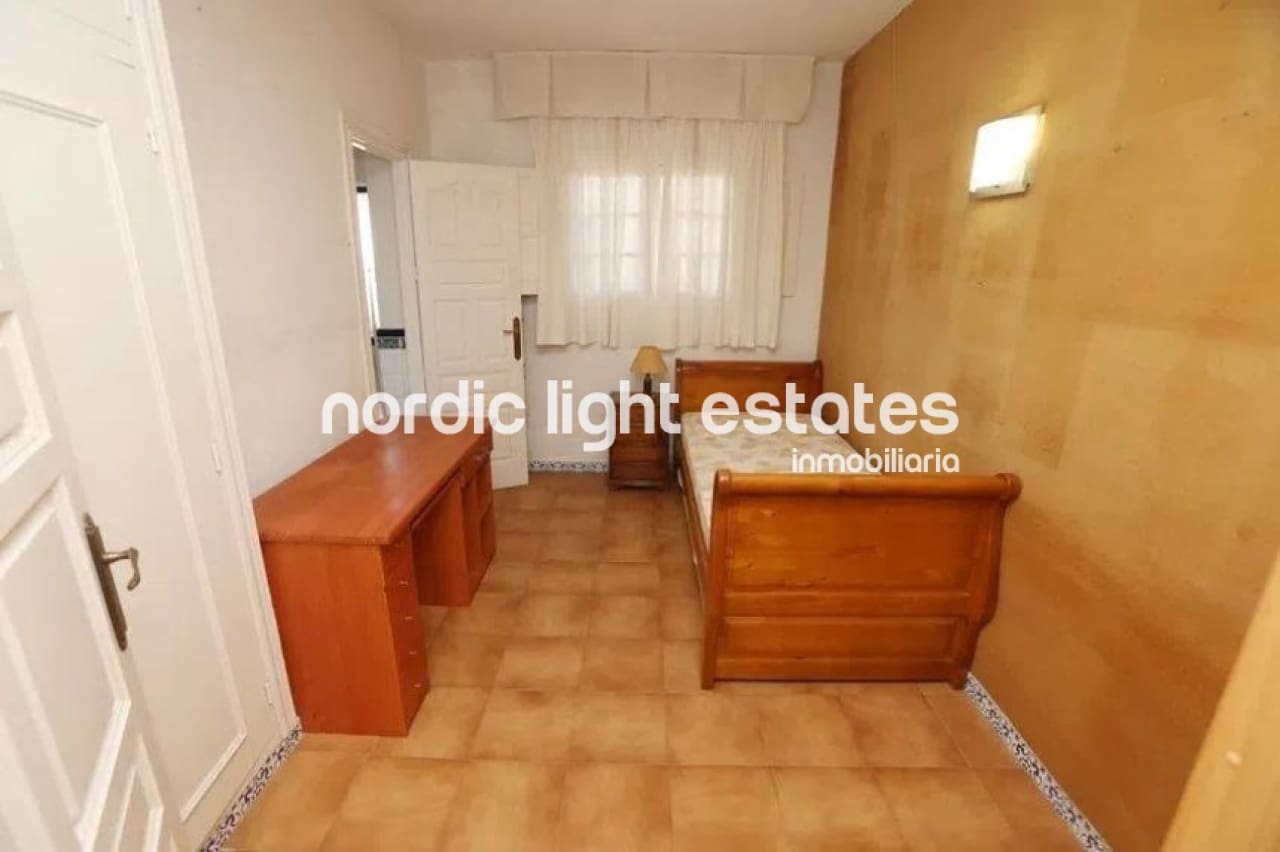 3 soveværelse Semi-Rækkehus til salg i La Cala del Moral med swimmingpool - € 690.000 (Ref: 9948613)