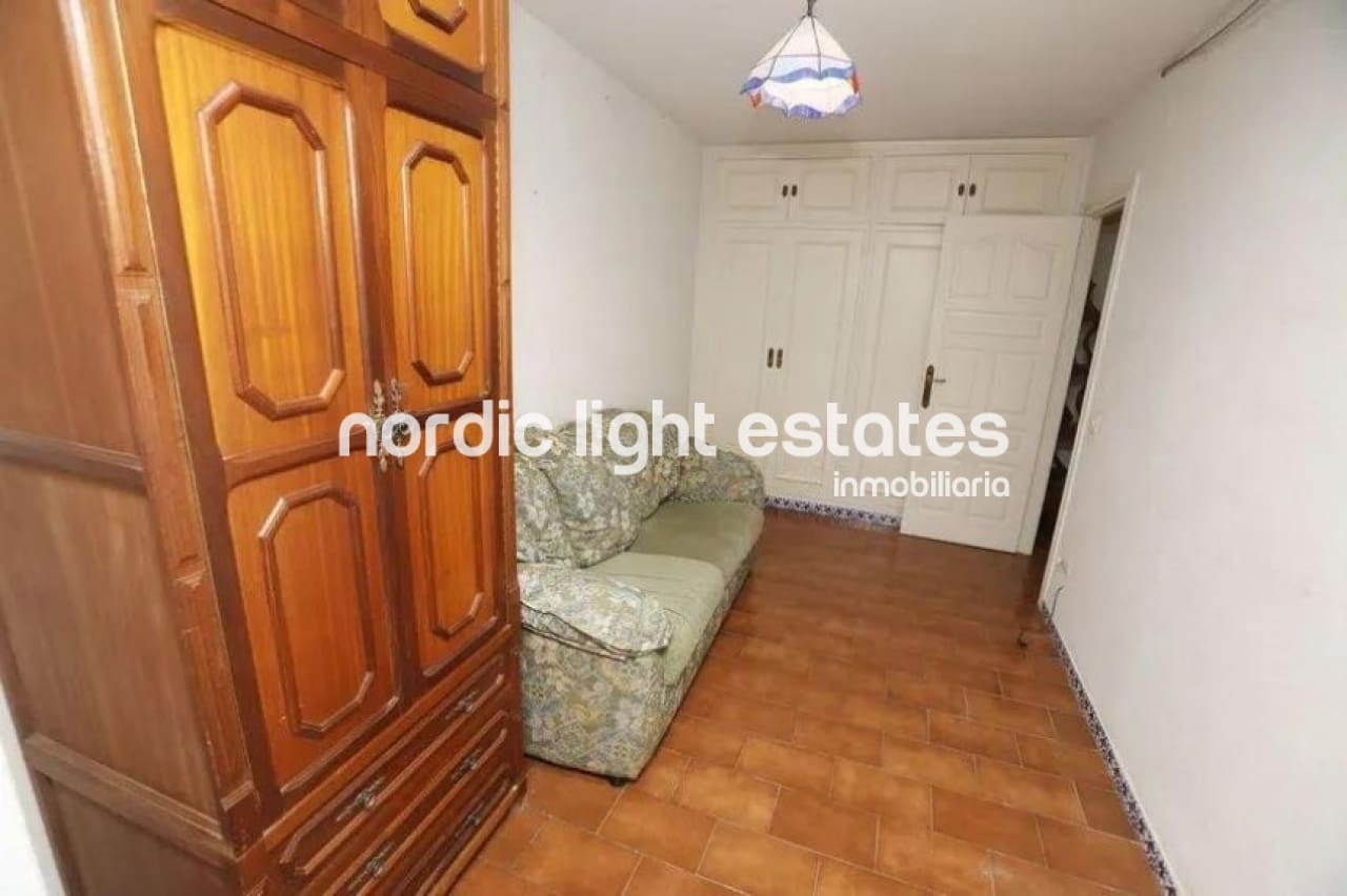 3 soveværelse Semi-Rækkehus til salg i La Cala del Moral med swimmingpool - € 690.000 (Ref: 9948613)