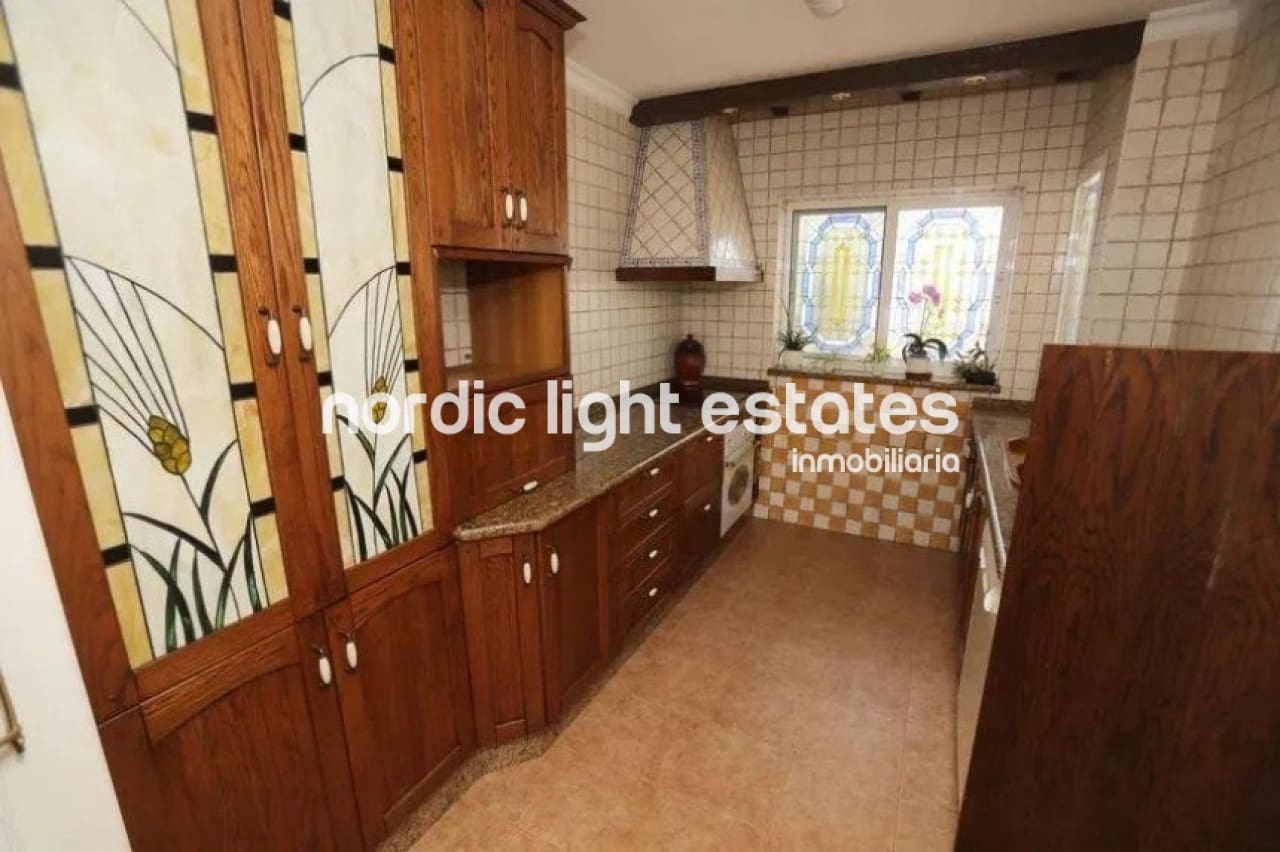 3 soveværelse Semi-Rækkehus til salg i La Cala del Moral med swimmingpool - € 690.000 (Ref: 9948613)