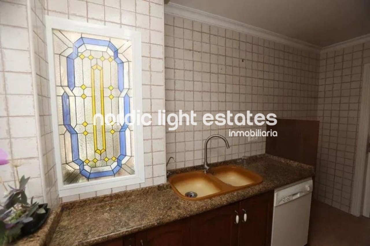 3 soveværelse Semi-Rækkehus til salg i La Cala del Moral med swimmingpool - € 690.000 (Ref: 9948613)