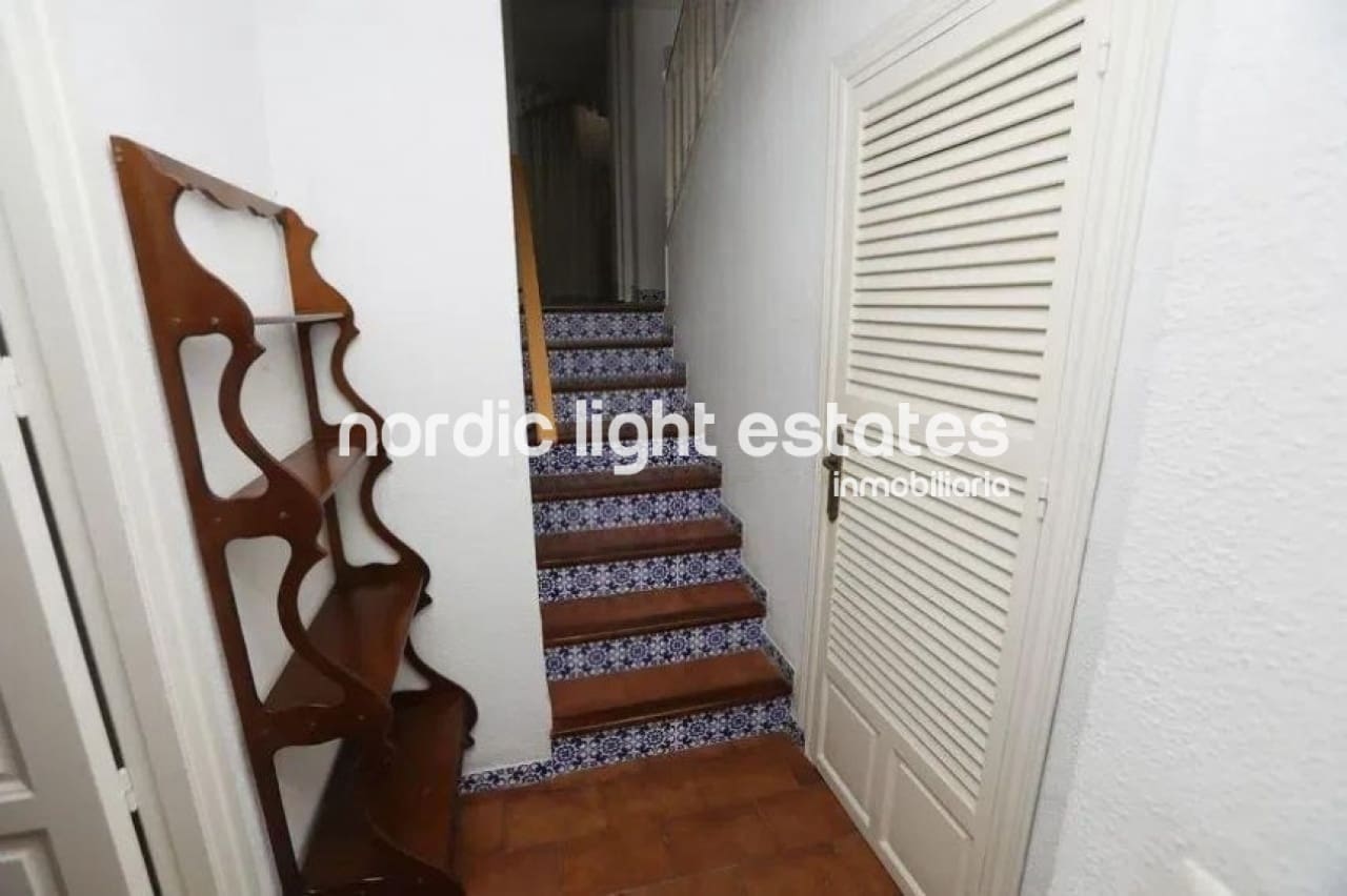 3 soveværelse Semi-Rækkehus til salg i La Cala del Moral med swimmingpool - € 690.000 (Ref: 9948613)