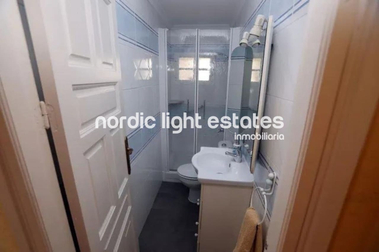 3 soveværelse Semi-Rækkehus til salg i La Cala del Moral med swimmingpool - € 690.000 (Ref: 9948613)