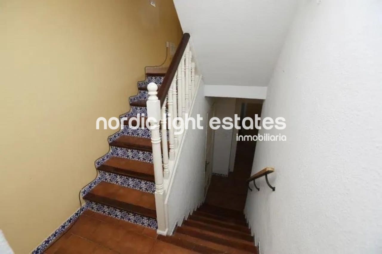 3 soveværelse Semi-Rækkehus til salg i La Cala del Moral med swimmingpool - € 690.000 (Ref: 9948613)
