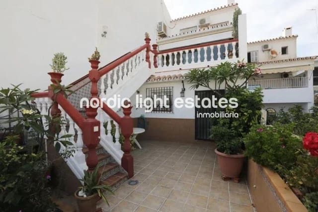 3 soveværelse Semi-Rækkehus til salg i La Cala del Moral, Rincón de la Victoria med swimmingpool - € 690.000 (Ref: 9948613)