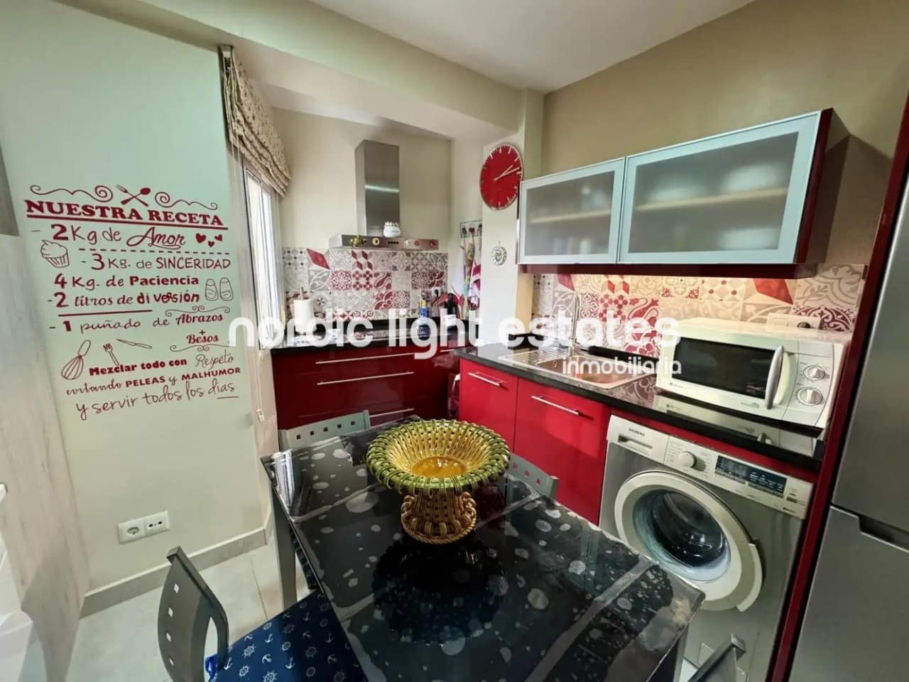 2 soveværelse Lejlighed til salg i Torre del Mar med swimmingpool - € 269.000 (Ref: 9948791)