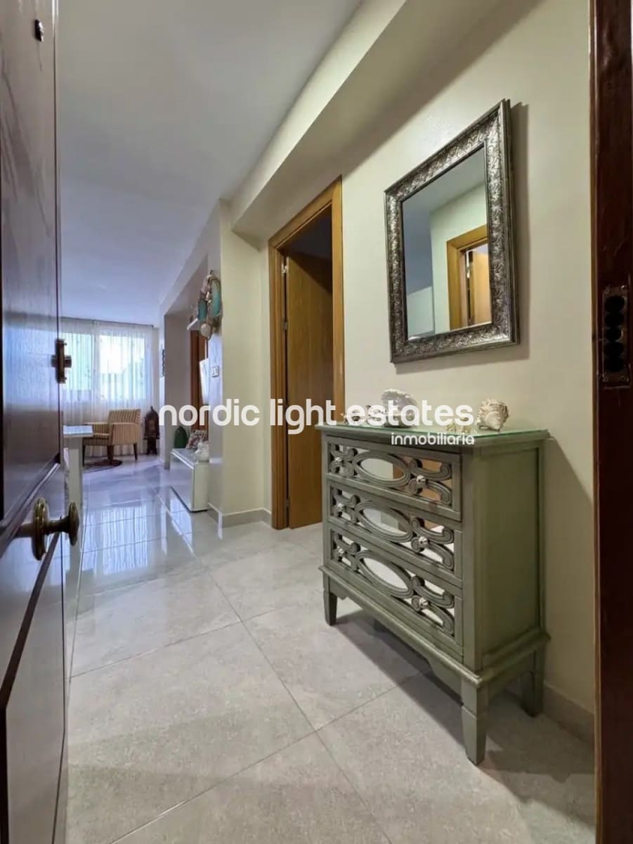 2 soveværelse Lejlighed til salg i Torre del Mar med swimmingpool - € 269.000 (Ref: 9948791)