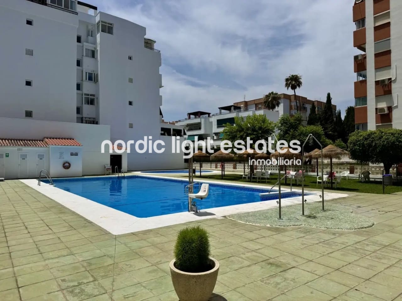 2 soveværelse Lejlighed til salg i Torre del Mar med swimmingpool - € 269.000 (Ref: 9948791)
