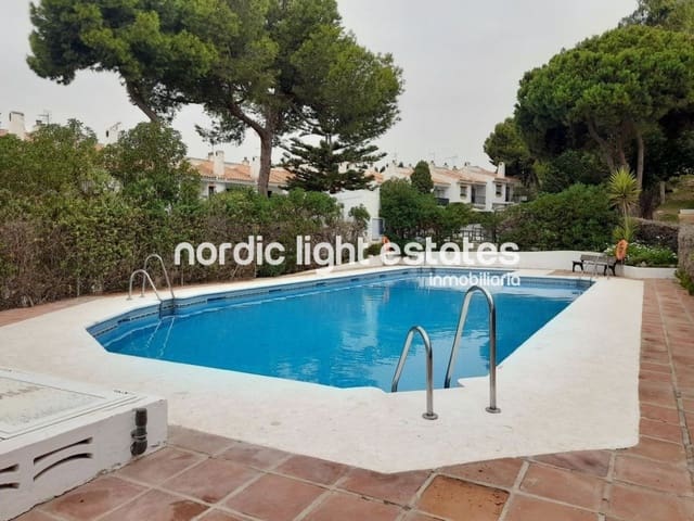 3 soveværelse Semi-Rækkehus til salg i Chilches, Vélez-Málaga med swimmingpool - € 395.000 (Ref: 9950412)