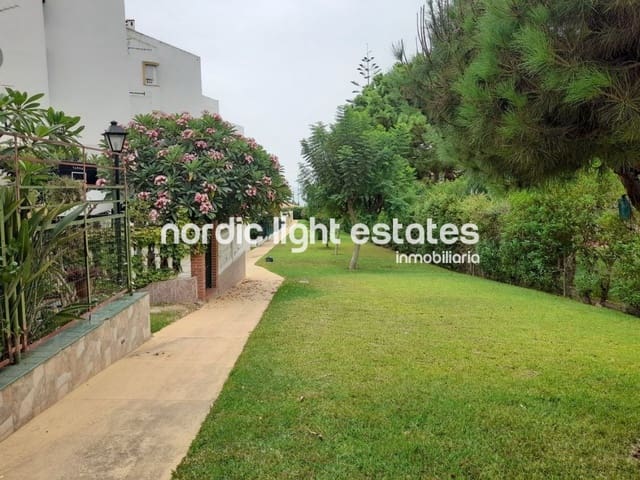 3 soveværelse Semi-Rækkehus til salg i Chilches, Vélez-Málaga med swimmingpool - € 395.000 (Ref: 9950412)