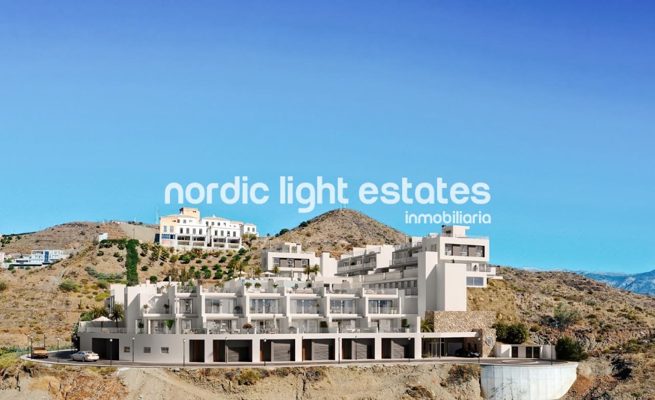 3 quarto Moradia Geminada para venda em Torrox-Costa com piscina garagem - 479 000 € (Ref: 9953293)