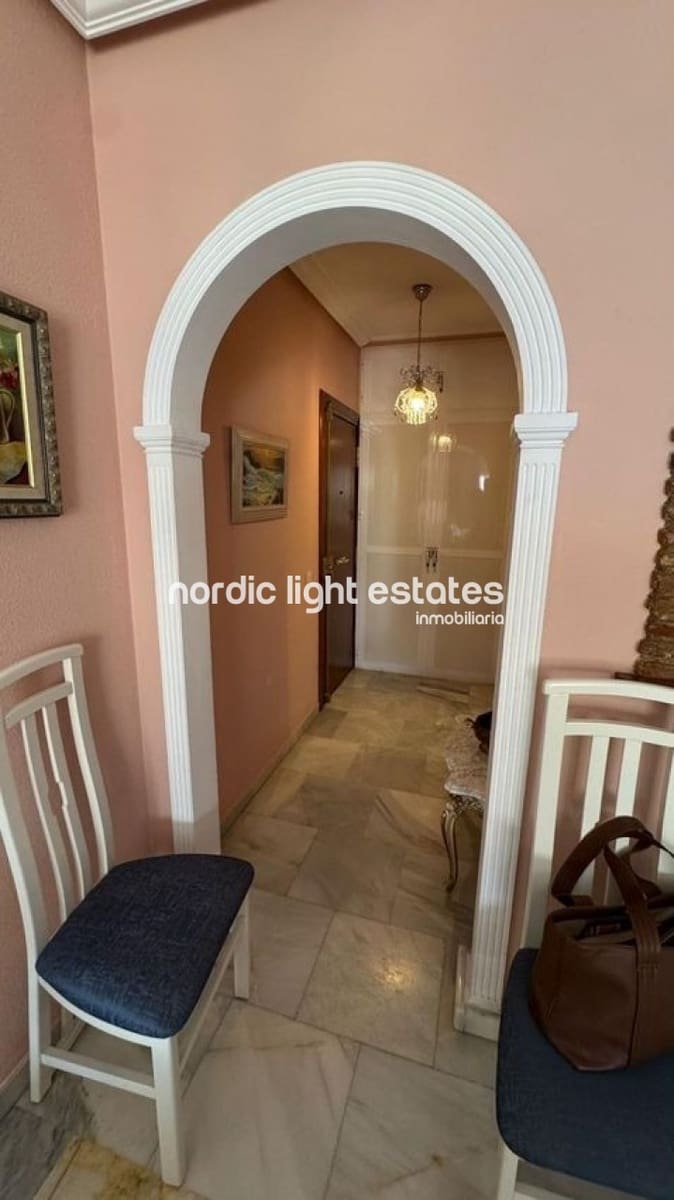 2 soverom Leilighet til salgs i Torremolinos med svømmebasseng garasje - € 399 000 (Ref: 9956278)