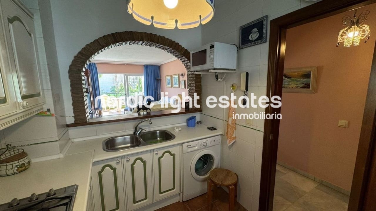 2 soverom Leilighet til salgs i Torremolinos med svømmebasseng garasje - € 399 000 (Ref: 9956278)