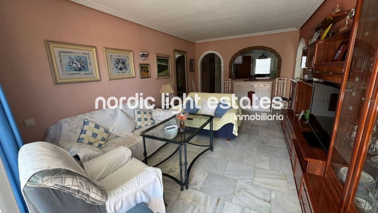 2 soverom Leilighet til salgs i Torremolinos med svømmebasseng garasje - € 399 000 (Ref: 9956278)