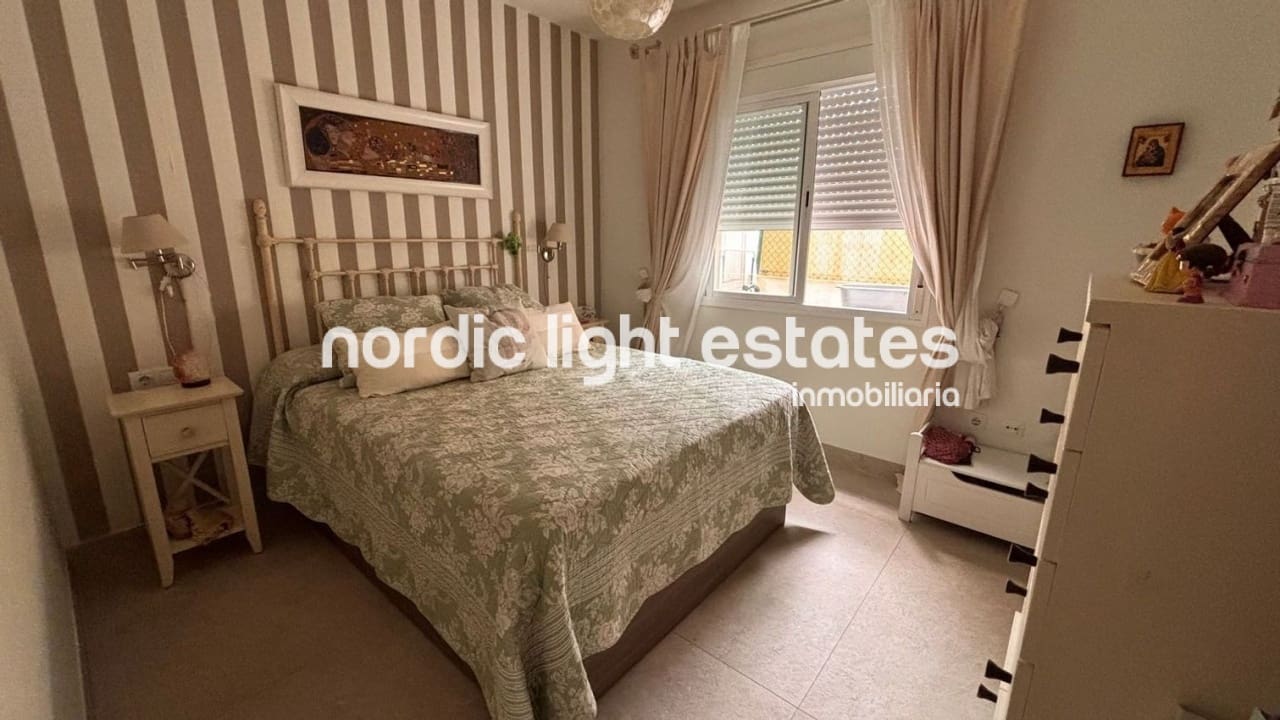 3 soveværelse Lejlighed til salg i La Cala del Moral med swimmingpool garage - € 449.000 (Ref: 9958328)