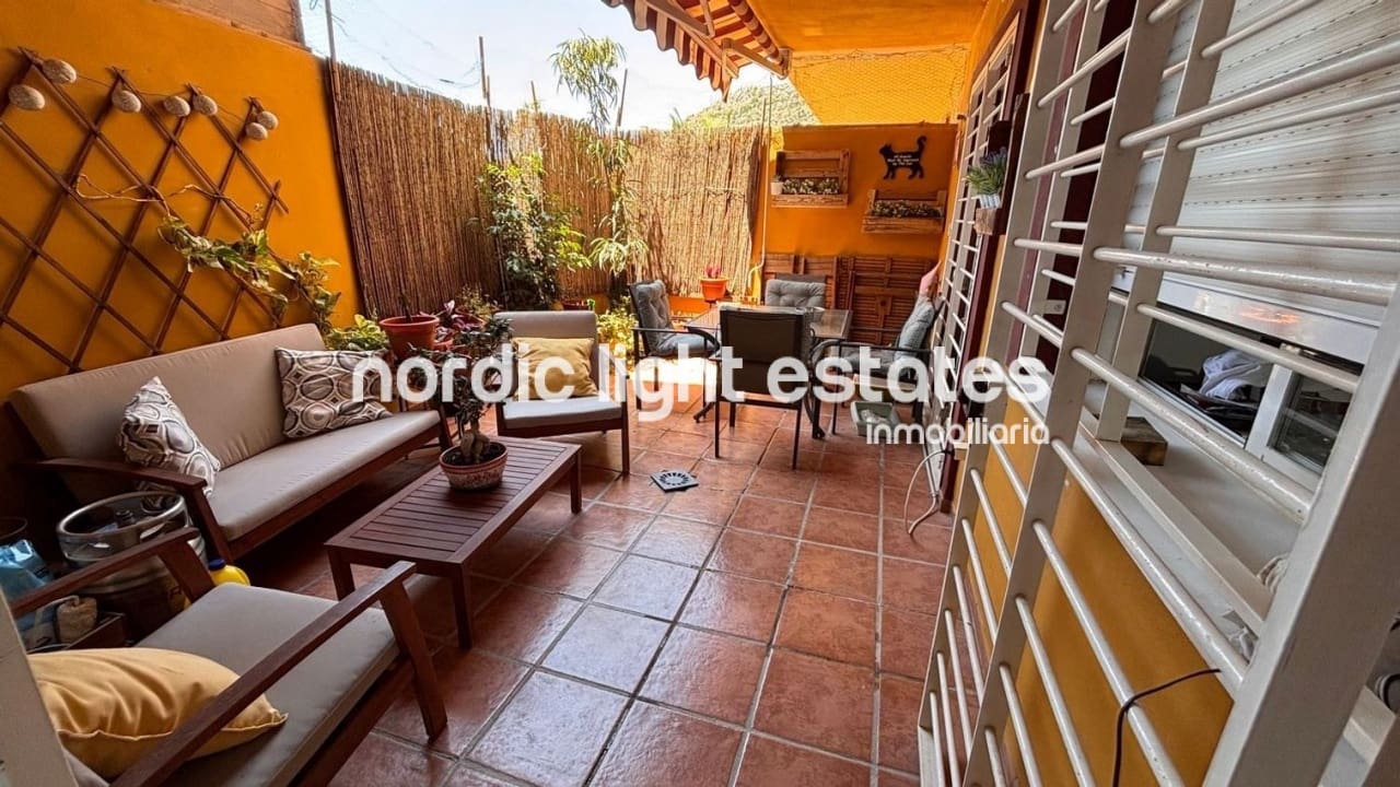 3 soveværelse Lejlighed til salg i La Cala del Moral med swimmingpool garage - € 449.000 (Ref: 9958328)