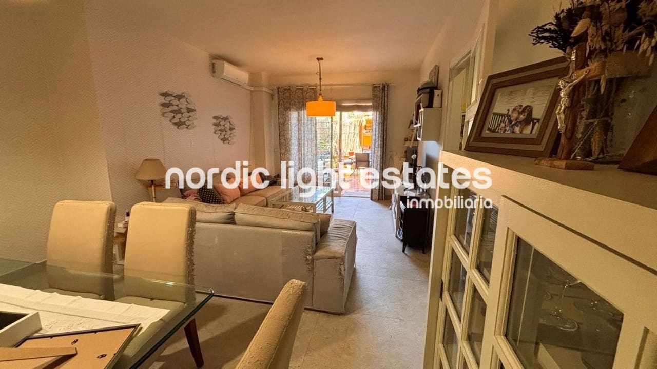 3 soveværelse Lejlighed til salg i La Cala del Moral med swimmingpool garage - € 449.000 (Ref: 9958328)