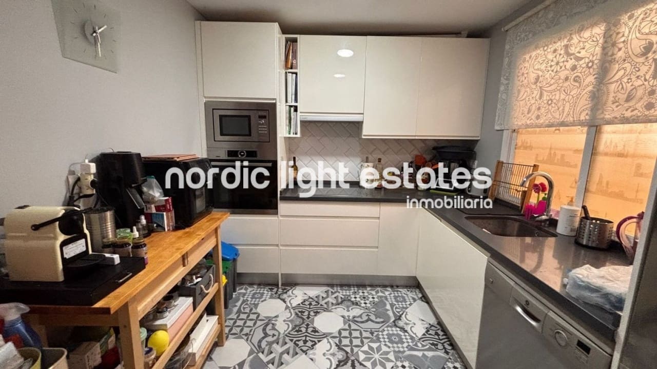 3 soveværelse Lejlighed til salg i La Cala del Moral med swimmingpool garage - € 449.000 (Ref: 9958328)
