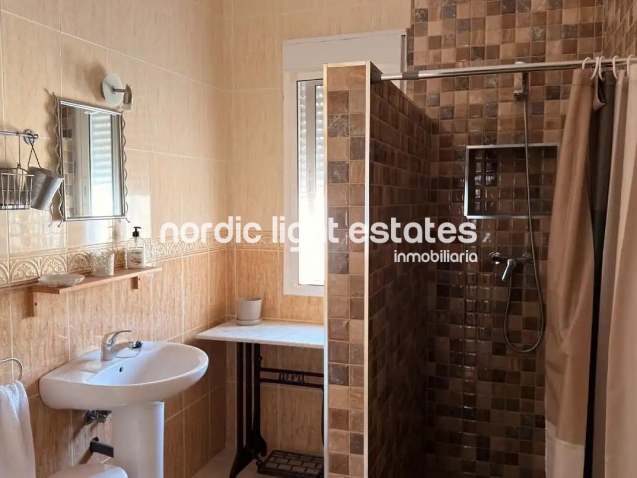 3 slaapkamer Halfvrijstaande villa te koop in Benamargosa - € 280.000 (Ref: 9970898)