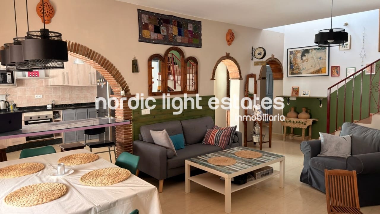 3 slaapkamer Halfvrijstaande villa te koop in Benamargosa - € 280.000 (Ref: 9970898)