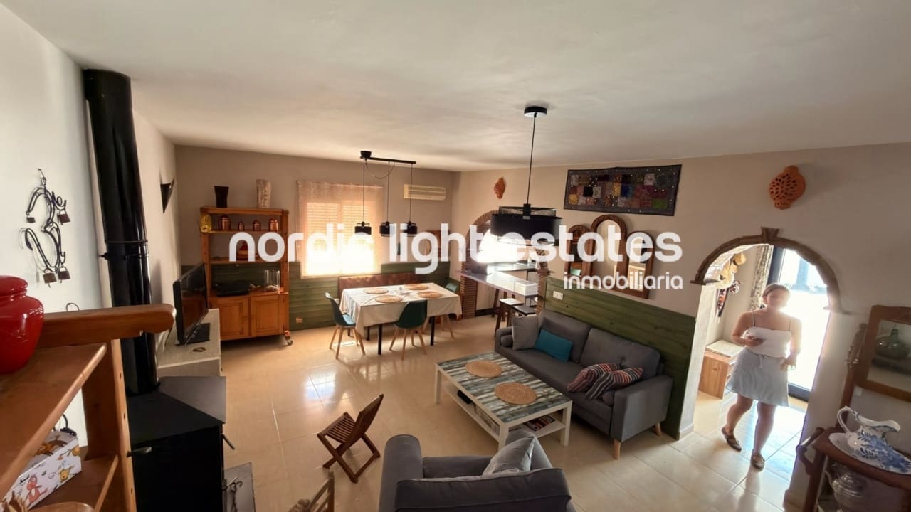 3 slaapkamer Halfvrijstaande villa te koop in Benamargosa - € 280.000 (Ref: 9970898)