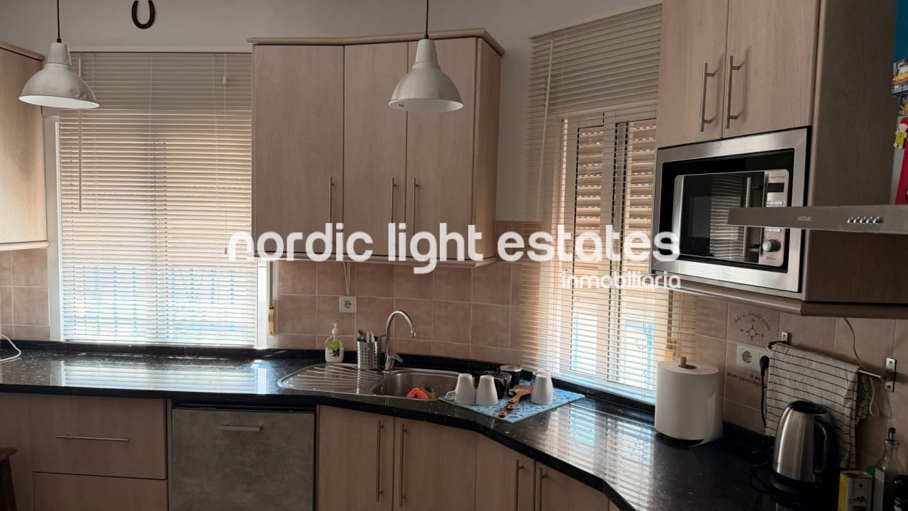 3 slaapkamer Halfvrijstaande villa te koop in Benamargosa - € 280.000 (Ref: 9970898)