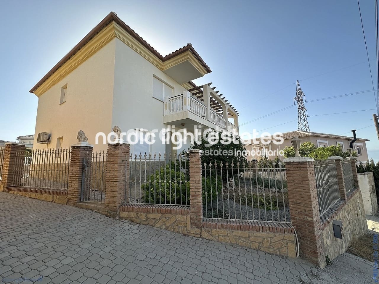 Chalet de 4 habitaciones en Algarrobo Costa en venta con piscina garaje - 585.000 € (Ref: 9989396)