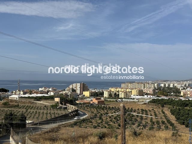Chalet de 4 habitaciones en Algarrobo Costa, Algarrobo en venta con piscina garaje - 585.000 € (Ref: 9989396)