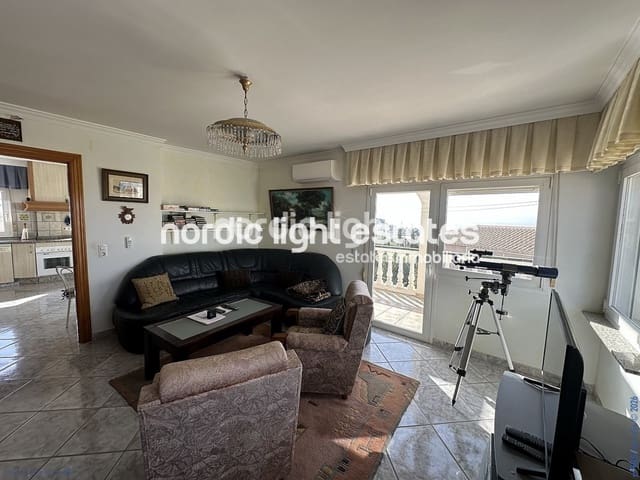 Chalet de 4 habitaciones en Algarrobo Costa, Algarrobo en venta con piscina garaje - 585.000 € (Ref: 9989396)