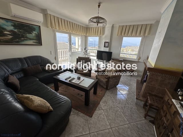 Chalet de 4 habitaciones en Algarrobo Costa, Algarrobo en venta con piscina garaje - 585.000 € (Ref: 9989396)